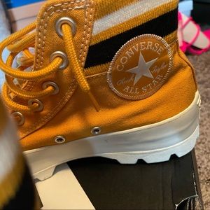 Chunky Platform Converse Lugged yellow